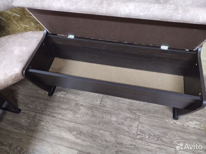 Кухонный мягкий уголок