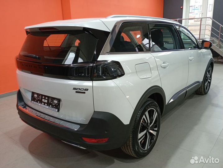 Peugeot 5008 1.8 AT, 2023