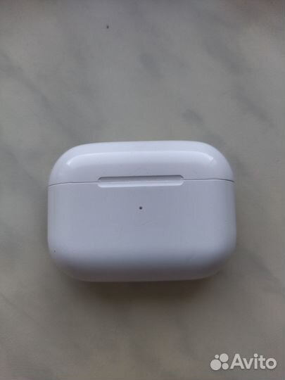 Оригинальный кейс airpods pro
