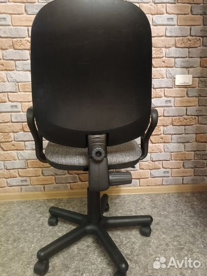 Стул офисный