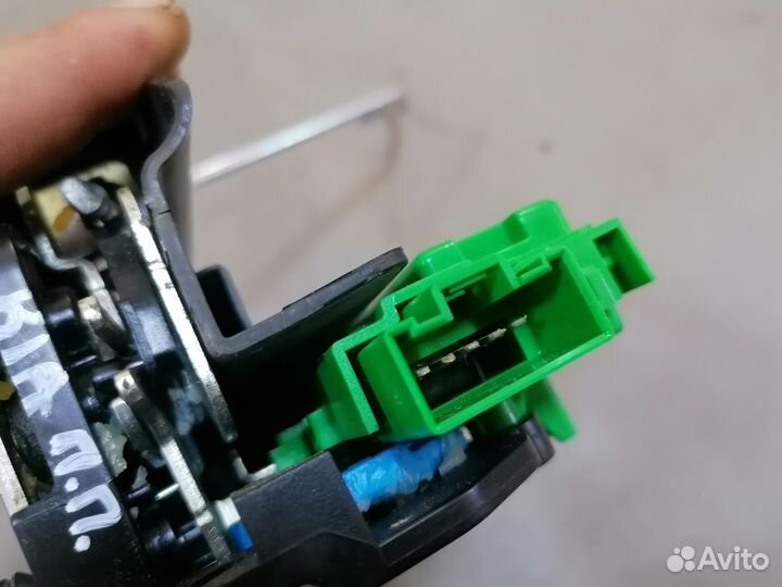 Замок двери передней правой Kia RIO 2011-2017