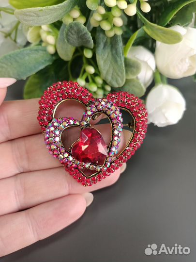 Брошь Сердце
