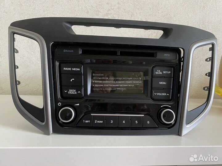 Штатная магнитола и подрамник для hyundai и kia