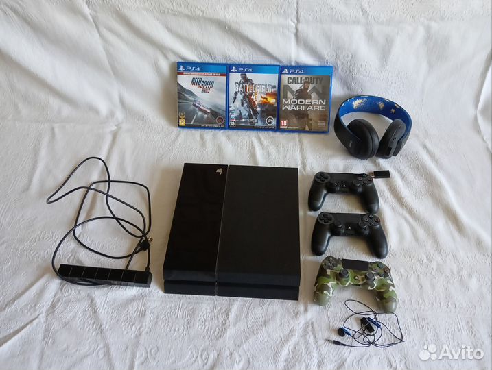 Sony playstation 4 Fat + наушники, камера, игры