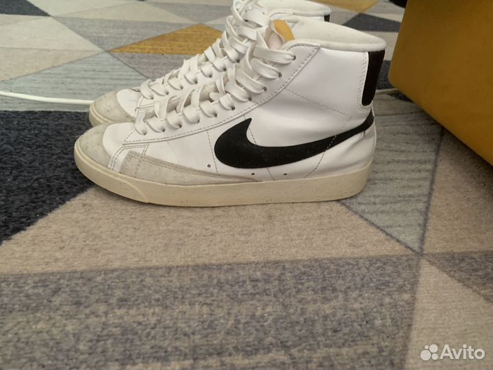Nike blazer 40.5