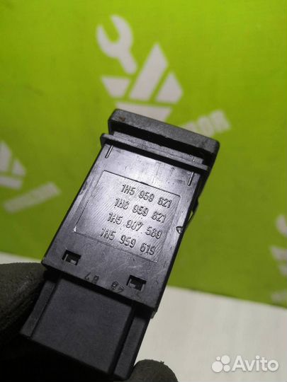 Кнопка обогрева заднего стекла Фольксваген Гольф