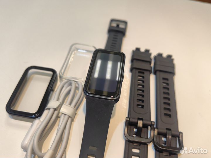 Фитнес браслет Huawei band 8
