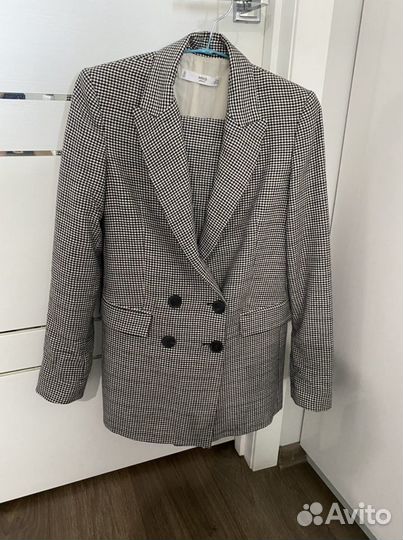 Брючный костюм