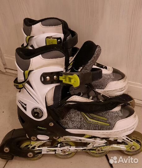 Роликовые коньки Larsen Neon