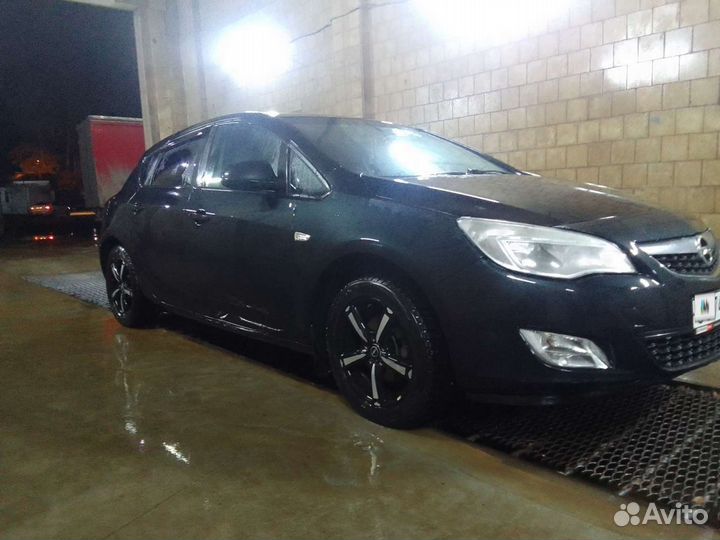 Opel Astra 1.4 МТ, 2012, 113 500 км