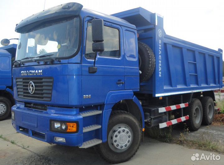 Водитель самосвала