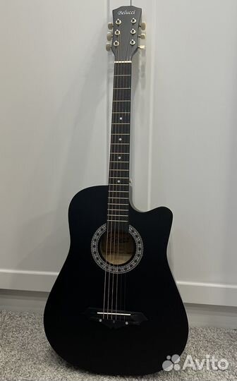 Акустическая гитара