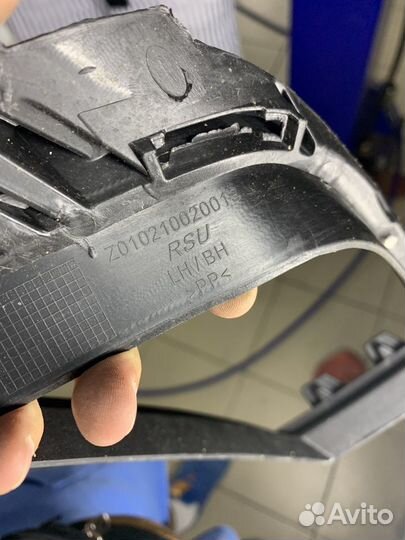 VW Golf Решетки R20 стиль