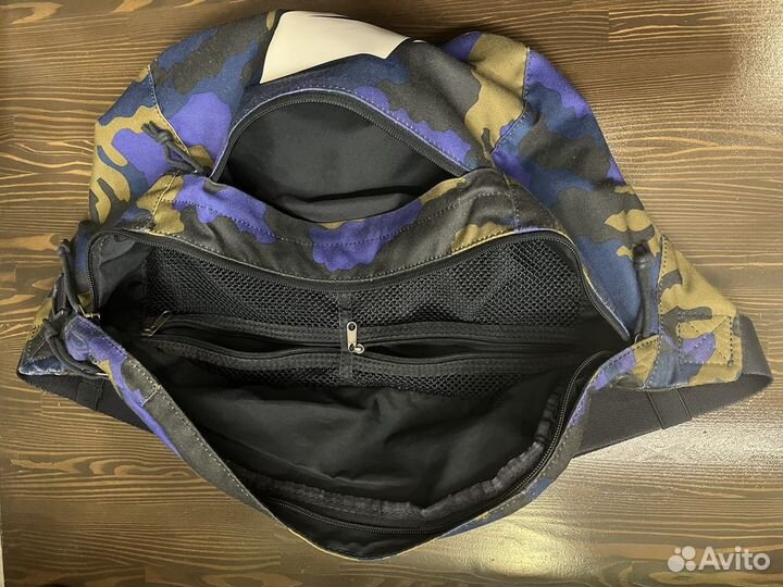 Сумка Nike кросс-боди