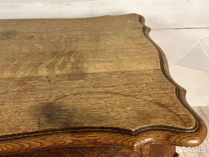 Антикварный столик