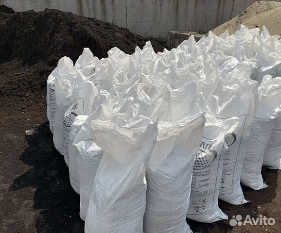 Навоз и перегной в мешках и валом