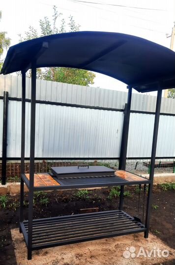 Мангал с крышей