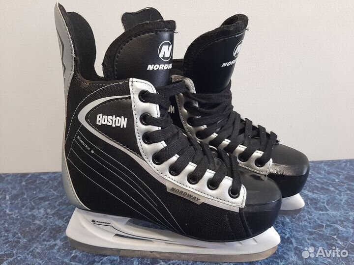 Коньки хоккейные