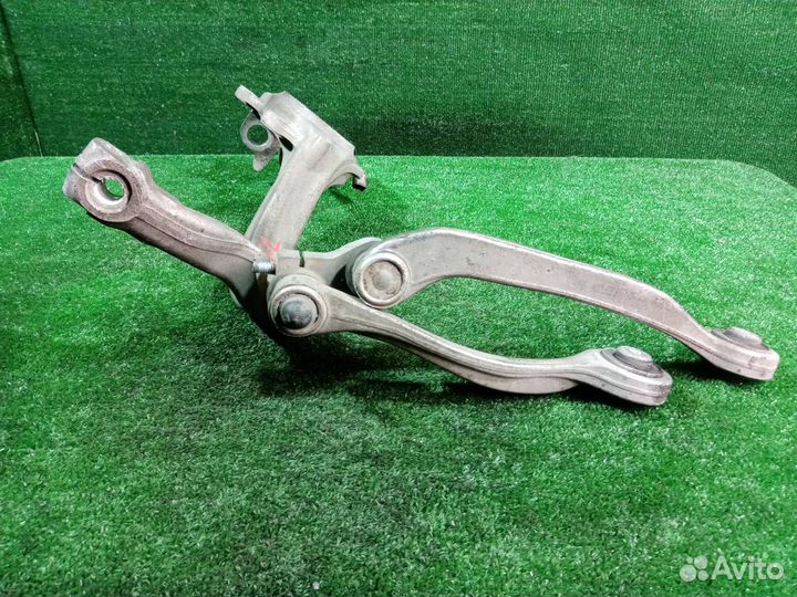 Кулак поворотный передний левый Audi A6 Allroad 4F