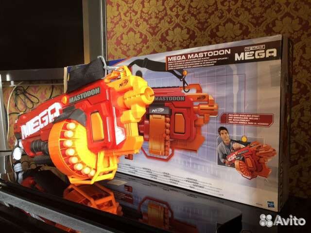 Автомат, пистолет, бластер