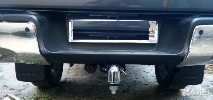 Фаркоп на Toyota Hilux 2015
