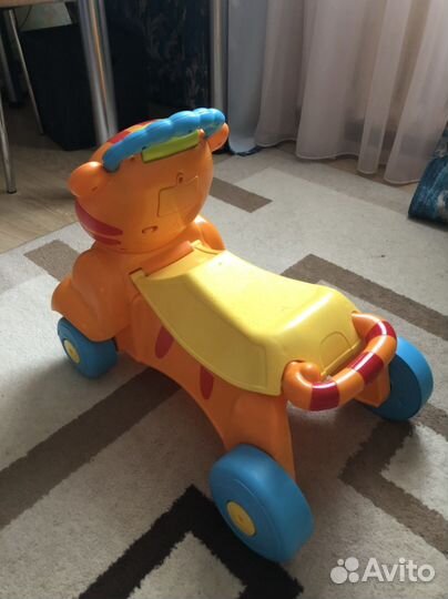 Детская машинка каталка с ручкой