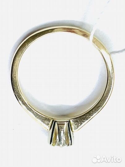 Золотое кольцо с бриллиантом 17