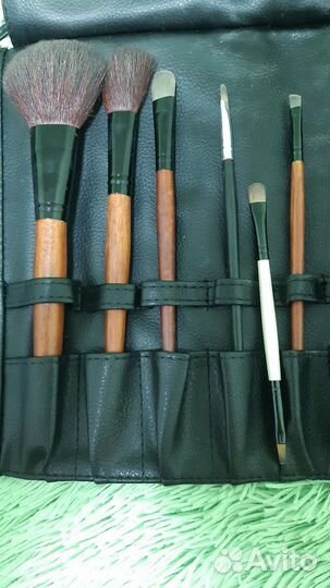Профессиональные кисти и тени