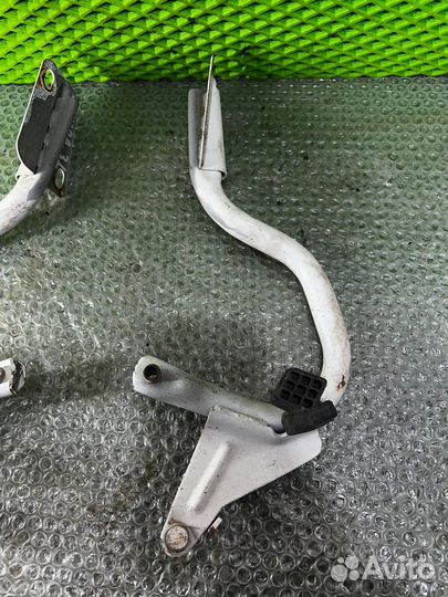 Петли крышки багажника LADA Priora седан