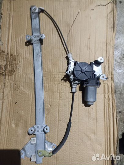 Стеклоподъемник правой двери Nissan almera tino