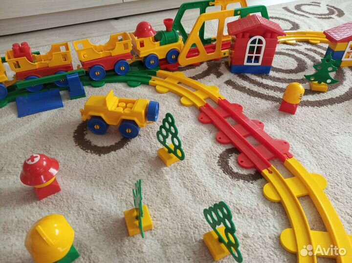 Детский конструктор железная дорога