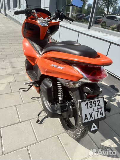 Продам скутер Honda PCX 125 оригинал