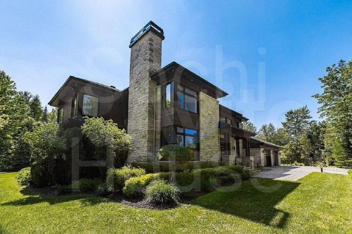 Дом 590 м² на участке 17 сот.