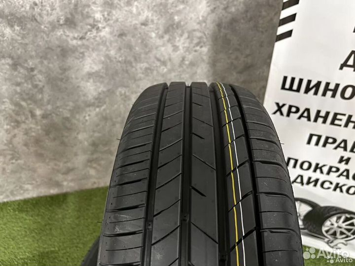 Kumho Ecsta HS52 215/55 R16 97W