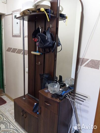 Вешалка в прихожую с обувницей бу