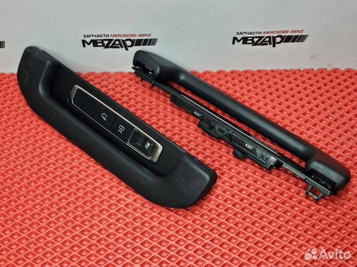 Ручка потолочная задняя Mercedes W222