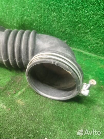 Патрубок воздушного фильтра Mitsubishi Lancer 9