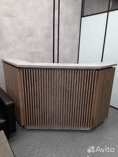 Стойка ресепшн