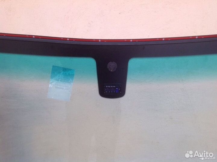 Лобовое стекло Volkswagen Polo с обогревом