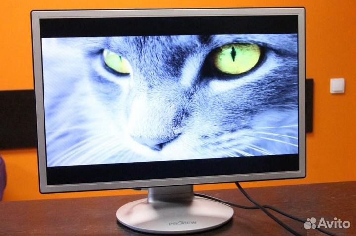 Большой монитор 22