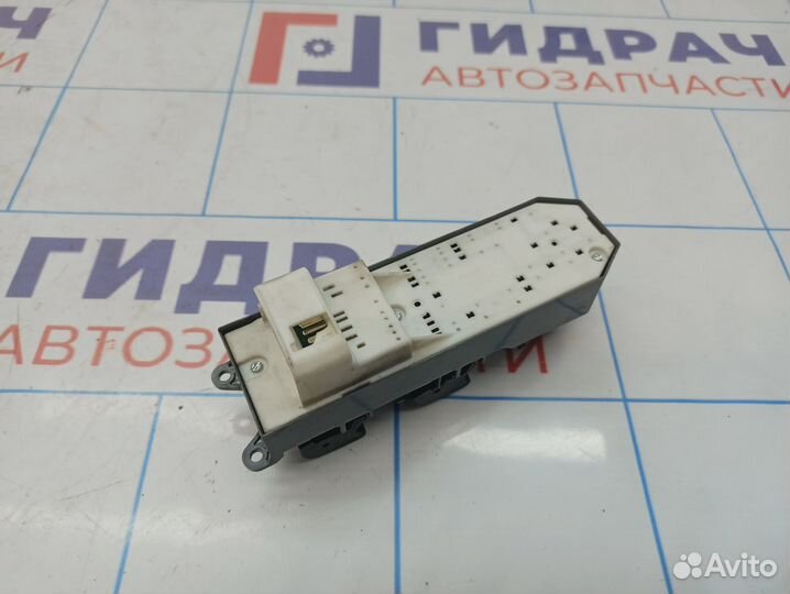 Блок управления стеклоподъемниками Toyota Camry (X
