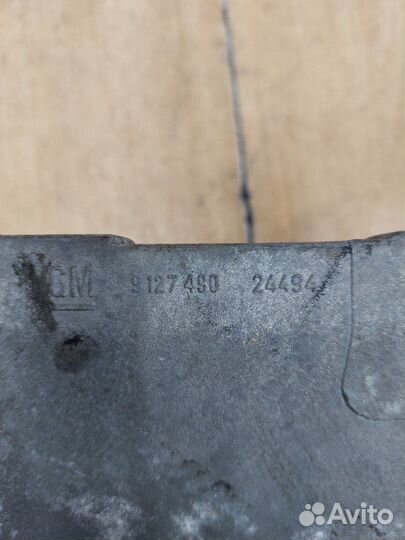 Кронштейн двигателя Opel Corsa C Z12XE 2002