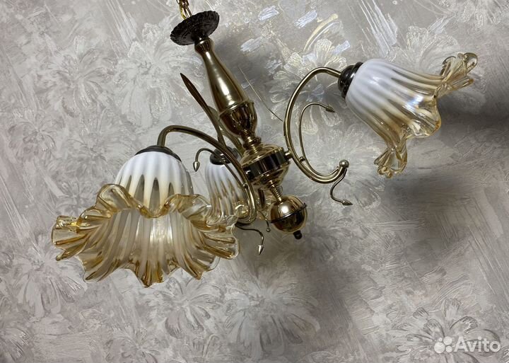 Люстра потолочная (три светильника)