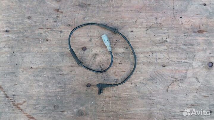 Датчик ABS передний правый Peugeot 3008 I 10-16г