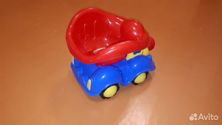Машинка-самосвал