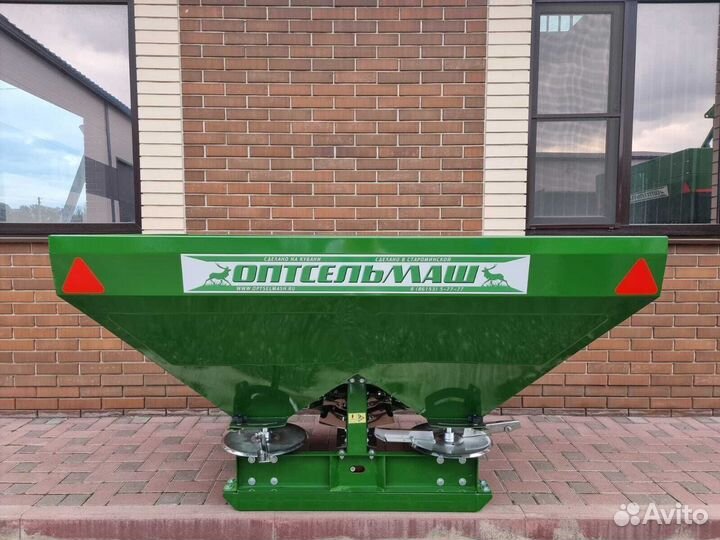 Разбрасыватель удобрений Оптсельмаш Фермер 900, 2023
