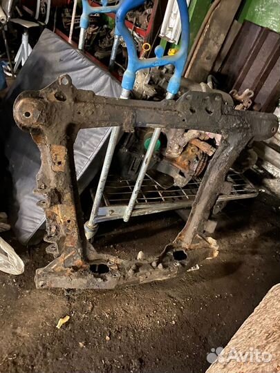 Подрамник рено клио