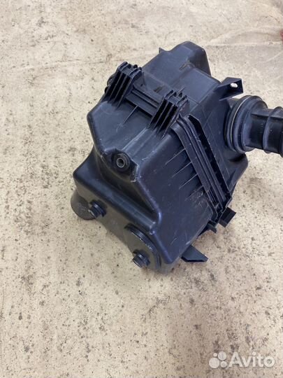 Корпус воздушного фильтра. Toyota RaV4 ACA3