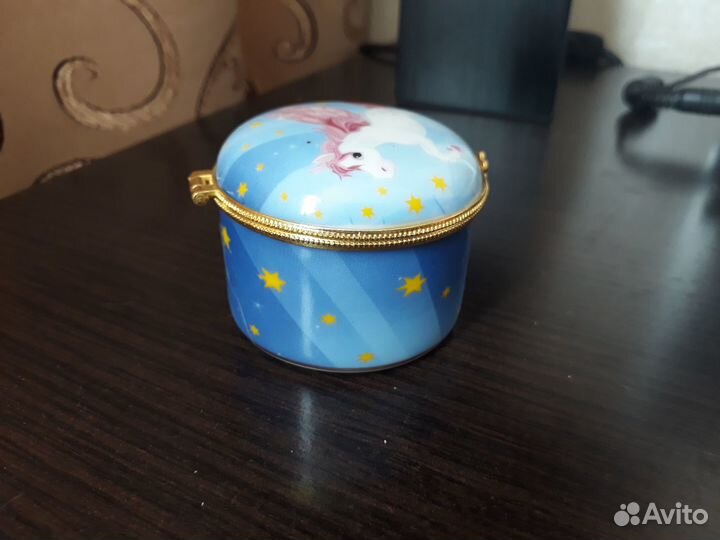 Шкатулка для ювелирных украшений