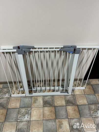 Ворота безопасности на лестницу